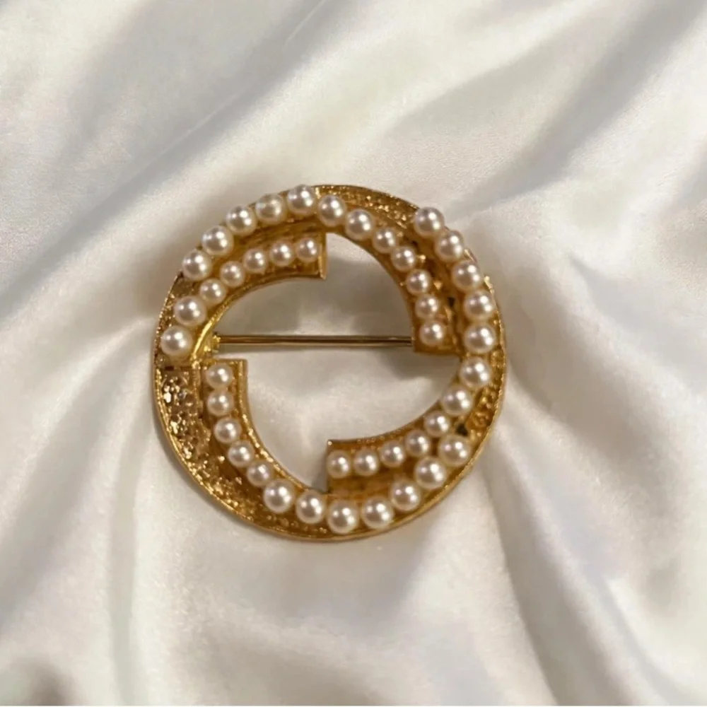 Gold Pearl Accent Circle Brooch